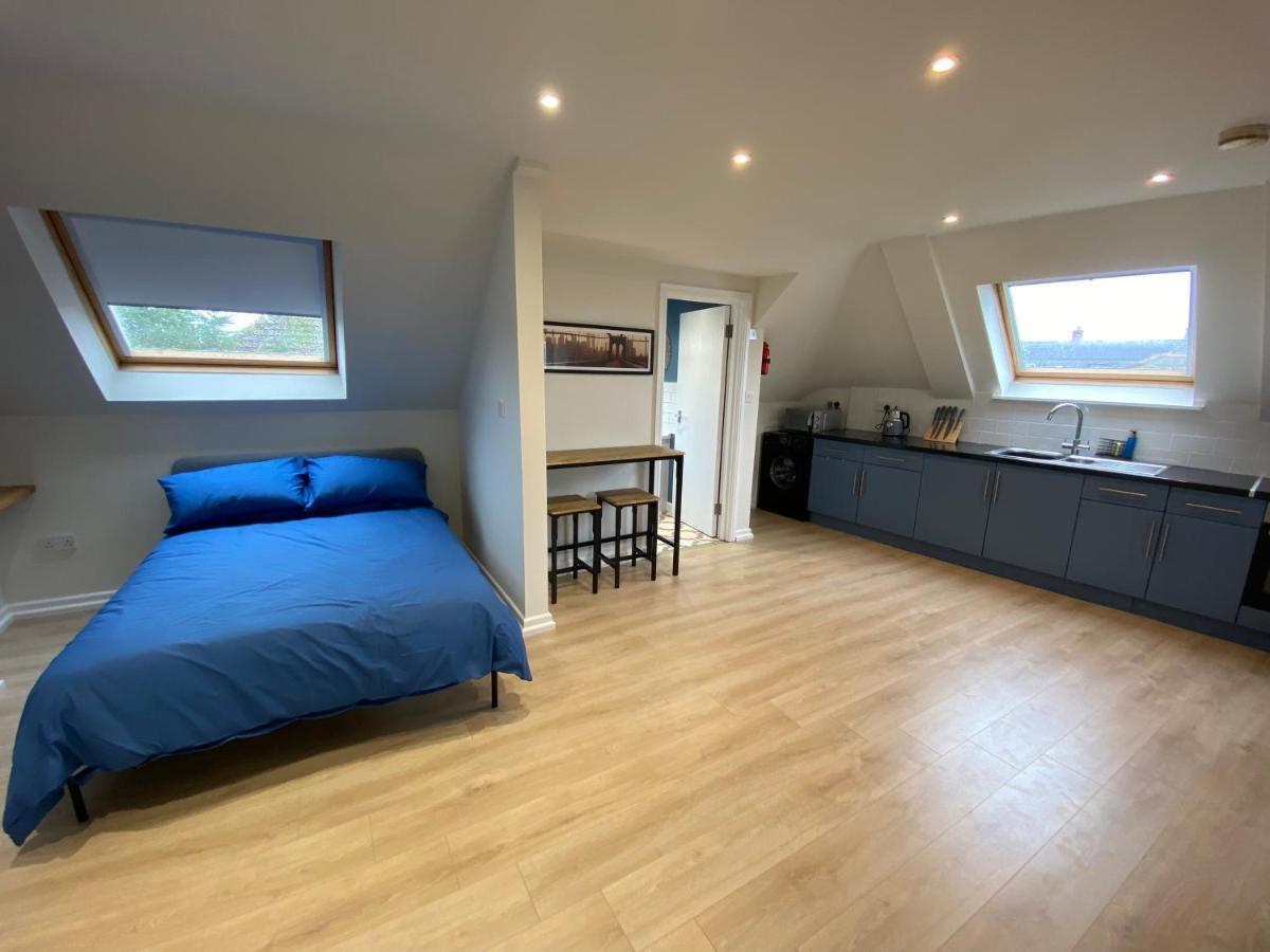 Lovely Spacious Loft Close To Train Station Worthing Exterior photo