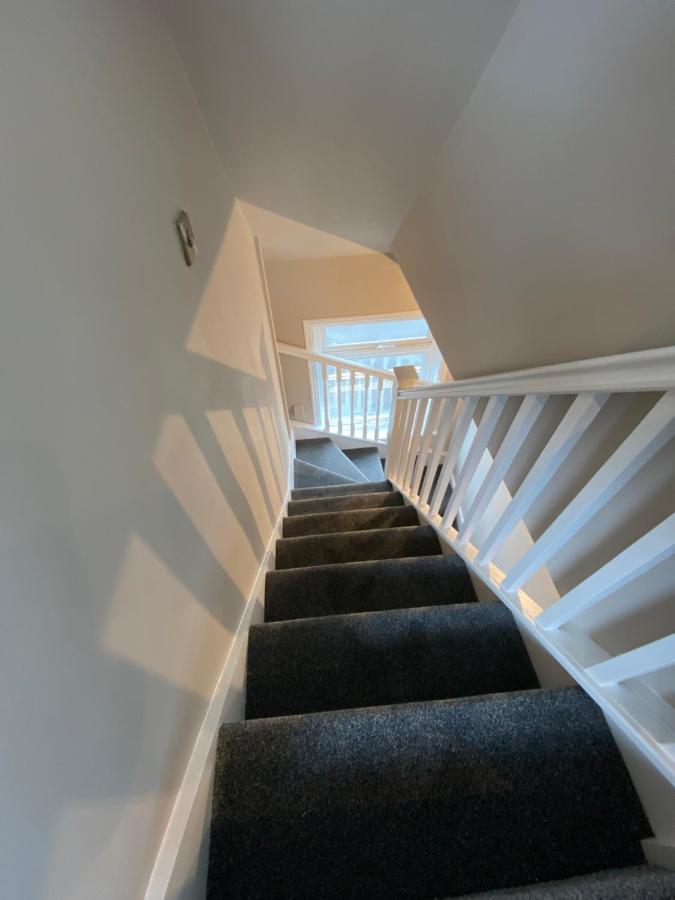 Lovely Spacious Loft Close To Train Station Worthing Exterior photo
